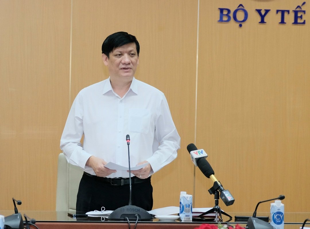 Bộ trưởng Bộ Y tế Nguyễn Thanh Long đề nghị các địa phương đánh giá rà soát lại các kịch bản đã đưa ra, chuẩn bị cho tình hình dịch phức tạp hơnbr class=