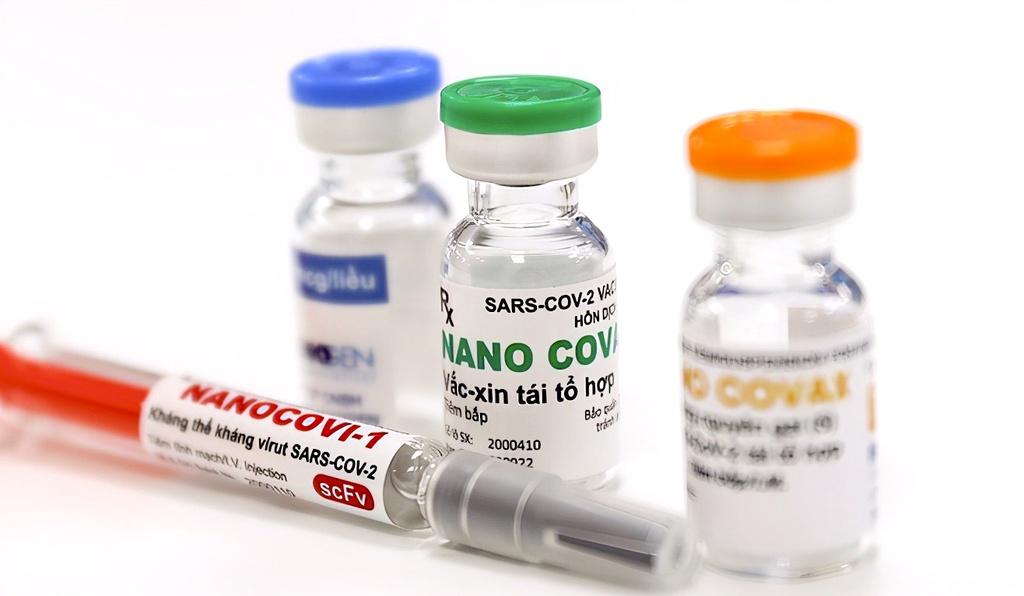 Nano Covax được đưa ra xem xét cho lưu hành khi chưa có dữ liệu để đánh giá trực tiếp hiệu lực bảo vệ, vốn cần được tiếp tục thu thập trong quá trình thử nghiệm lâm sàng giai đoạn 3, mà theo đề cương phải tới tháng 2-2023 mới kết thúc.