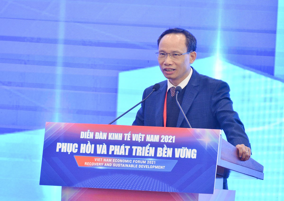 Ông Cấn Văn Lực, thành viên Hội đồng Tư vấn chính sách tài chính - tiền tệ quốc gia, đại diện nhóm nghiên cứu của Thường trực Ủy ban Kinh tế.