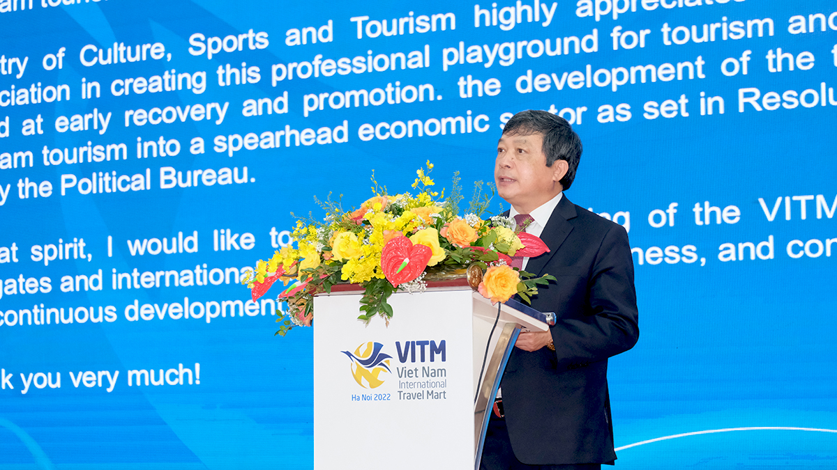 Thứ trưởng Bộ VHTTDL Đoàn Văn Việt phát biểu tại Lễ khai mạc.