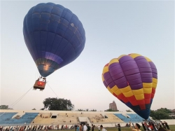 Trải nghiệm lễ hội khinh khí cầu quốc tế lần đầu tiên tại Sơn Tây