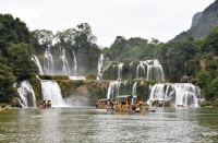 Việt - Trung thí điểm du lịch khu thác Bản Giốc - Đức Thiên