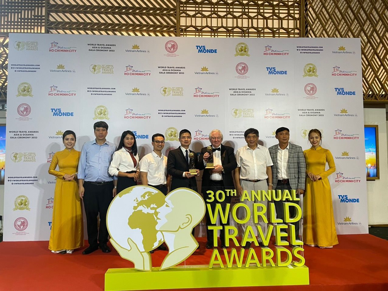 Hà Nội nhận nhiều giải thưởng du lịch thế giới trong năm 2023.