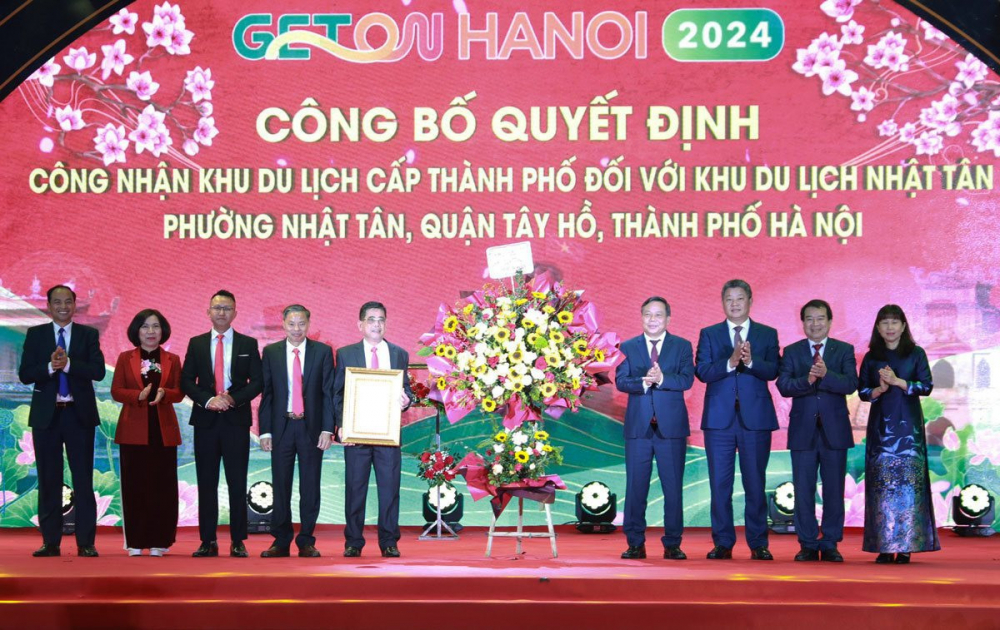  Ủy ban nhân dân thành phố Hà Nội đã trao Quyết định công nhận Khu du lịch Nhật Tân (phường Nhật Tân, quận Tây Hồ) là Khu du lịch cấp thành phố. 