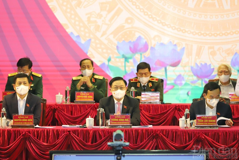 Chủ tịch Quốc hội Vương Đình Huệ tiếp xúc cử tri tại quận Hải An, TP Hải Phòng