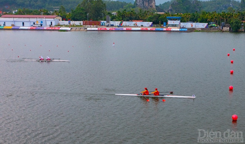 Trước đó, trong 2 ngày thi đấu 9/5 và 10/5, đội tuyển Rowing Việt Nam cũng thi đấu rất xuất sắc nội dung của vòng loại
