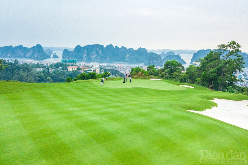 Các sân golf có tầm nhìn ra biển, di sản Vịnh Hạ Long