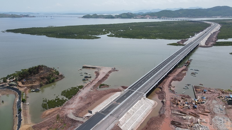 Cao tốc Vân Đồn – Móng Cái dài gần 80km, là tuyến cao tốc thứ 3 của tỉnh Quảng Ninh