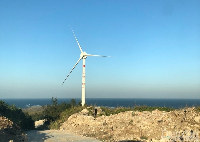 Cột điện gió tại huyện đảo Bạch Long Vỹ