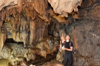 Trải nghiệm du lịch hang động ở Cát Bà