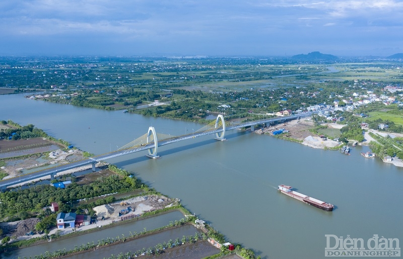 Cầu Quang Thanh đã kết nối Quốc lộ 10, đường tỉnh ĐT.360 với đường tỉnh ĐT.390, đường tỉnh ĐT.392, Quốc lộ 37 và các tuyến đường trong khu vực