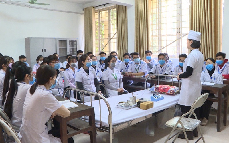 Sinh viên tham gia lớp học tại Đại học Y dược Thái Bình (Ảnh: TBTV)