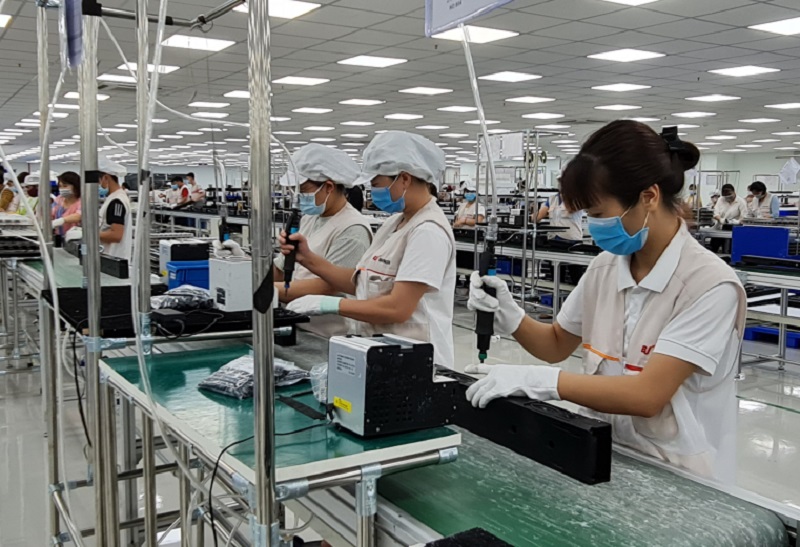Hoạt động sản xuất linh kiện điện tử tại Công ty Bumjin Electronics Vina (Ảnh: Báo Quảng Ninh)
