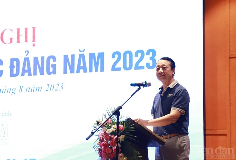 Đồng chí Nguyễn Quang Vinh – Bí thư Đảng uỷ, Phó Chủ tịch VCCI phát biểu tại hội nghị tập huấn nghiệp vụ công tác Đảng năm 2023