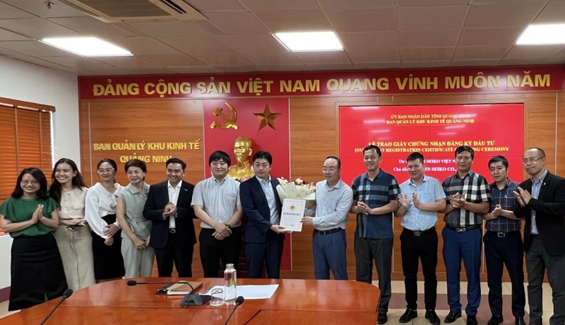 BQL KKT Quảng Ninh vừa trao giấy chứng nhận đăng ký đầu tư cho Công ty TNHH Parts Seiko Việt Nam để thực hiện dự án trong lĩnh vực công nghiệp chế biến, chế tạo