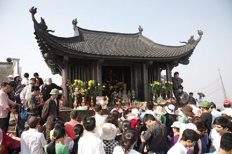 Chùa Đồng nằm trên đỉnh cao nhất của quần thể Yên Tử, nơi đây hàng năm đón rất đông du khách, phật tử khắp nơi đến chiếm bái