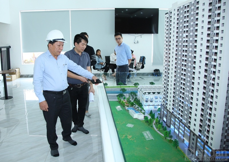 Lãnh đạo TP Hải Phòng kiểm tra tiến độ thực hiện Dự án nhà ở xã hội tại số 384 Lê Thánh Tông (quận Ngô Quyền) 