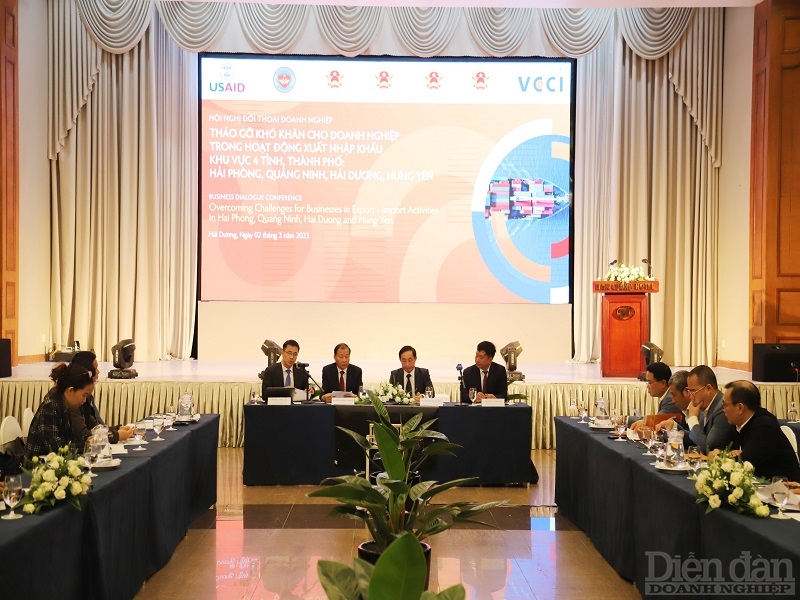 Hội nghị tháo gỡ khó khăn cho doanh nghiệp vào tháng 3/2022trong hoạt động xuất nhập khẩu do VCCI phối hợp với Tổng cục Hải quan và 4 tỉnh, thành trên trục cao tốc phía Đông tổ chức