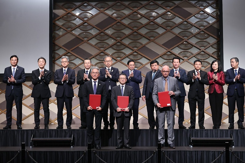 Tổ hợp KCN DEEP cùng trao Biên bản ghi nhớ hợp tác với Công ty TNHH Sojitz Việt Nam, Công ty TNHH Năng lượng khí Sojitz Osaka