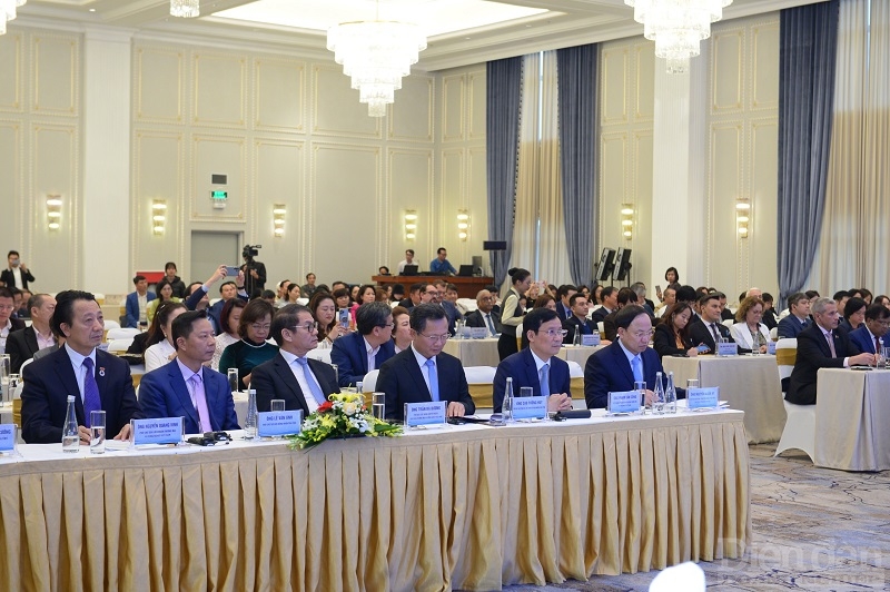 Các đại biểu dự chương trình gặp gỡ Xuân Giáp Thìn 2024 với chủ đề: “Quảng Ninh - Hội tụ và Lan tỏa”