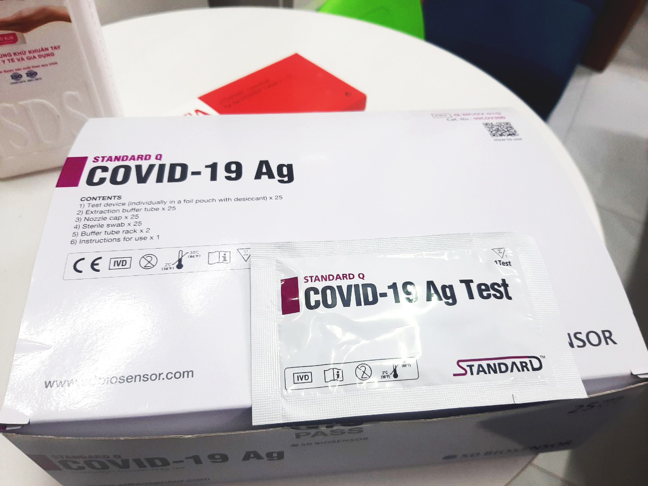 Một sản phẩm kit test COVID-19 được bán trên thị trường (Ảnh nhân vật cung cấp)