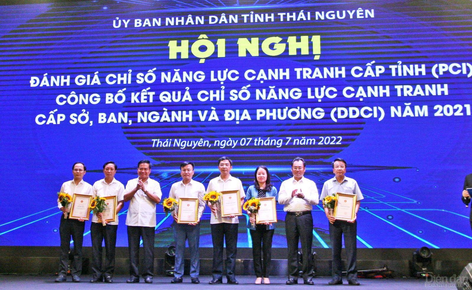 Năm 2021, Kho bạc Nhà nước tỉnh Thái Nguyên dẫn đầu khối sở, ngành về Chỉ số năng lực cạnh tranh DDCI (Ảnh: Vũ Phường)