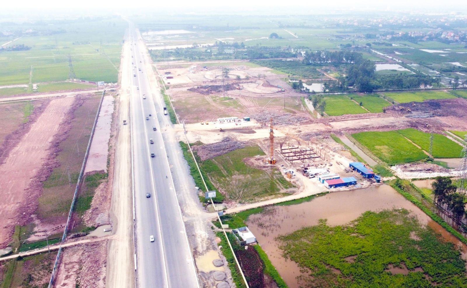 Nhiều khu - cụm công nghiệp được giải phóng mặt bằng dọc tuyến đường nối 2 cao tốc Hà Nội – Hải Phòng và Cầu Giẽ - Ninh Bình đi qua địa phận tỉnh Hưng Yên