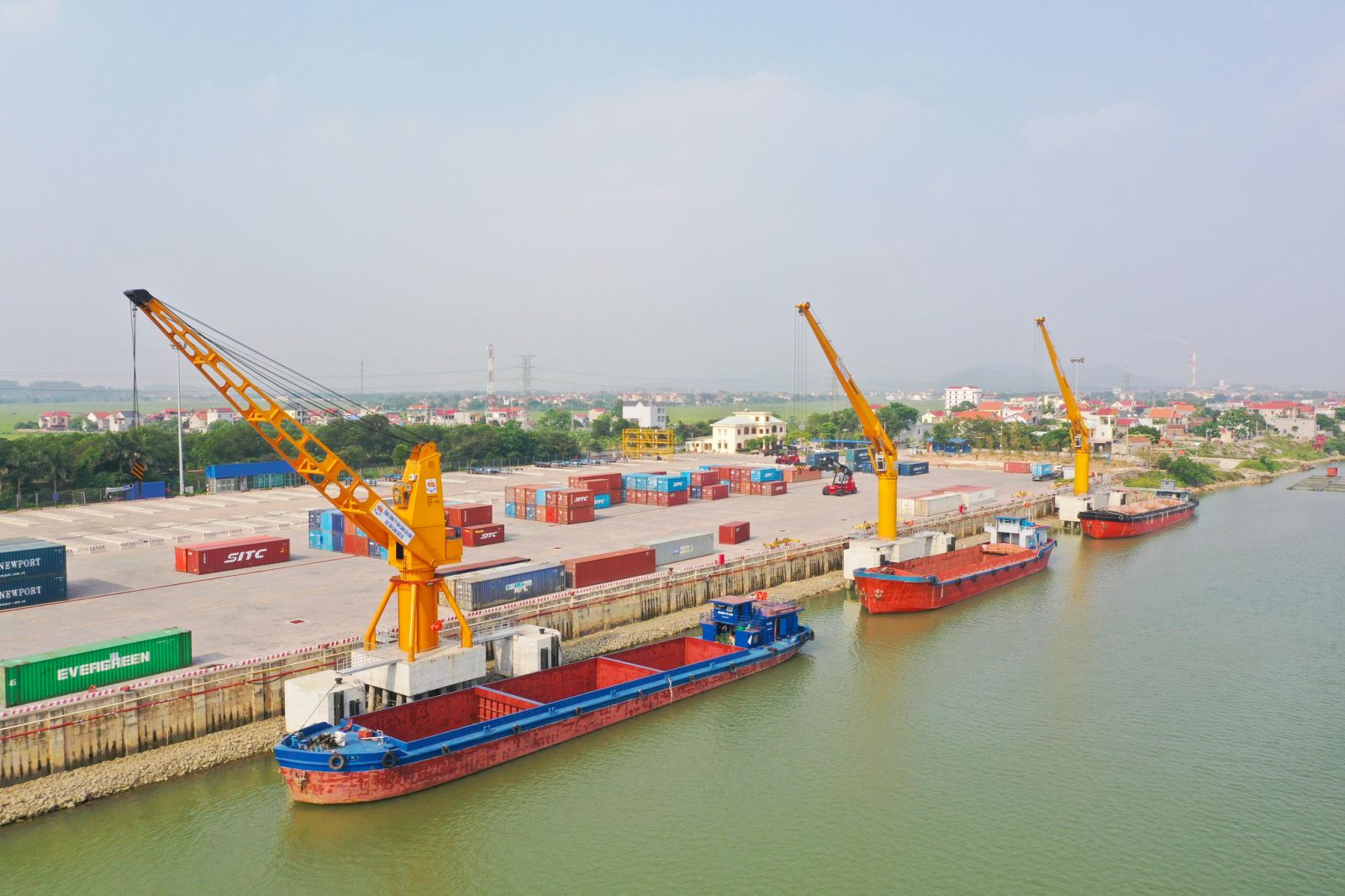 Tân Cảng Quế Võ đi vào hoạt động giúp tối ưu về logistics, xuất nhập khẩu, tạo cơ hội thu hút đầu tư mạnh mẽ hơn cho Bắc Ninh.