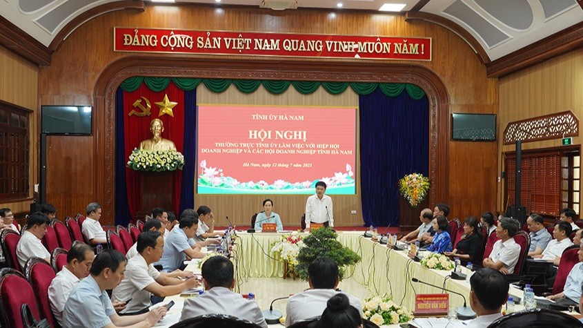 Cấp ủy, chính quyền tỉnh Hà Nam luôn đồng hành cùng doanh nghiệp vượt thử thách, khó khăn