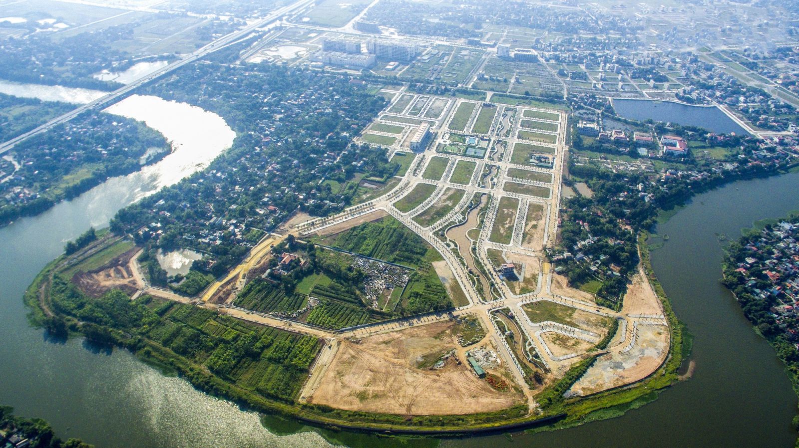Bất động sản Hà Nam đang là “miền đất hứa” cho các nhà đầu tư (Trong ảnh: dự án River silk City trên địa bàn TP Phủ Lý, tỉnh Hà Nam)