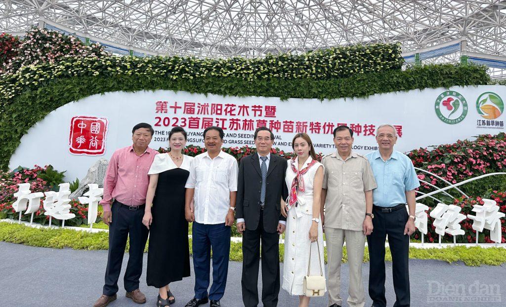 Công ty TNHH Dũng Tân tham gia Triển lãm thường niên Bonsai quốc tế năm 2023 tại Giang Tô, Trung Quốc ngày 29/9/2023