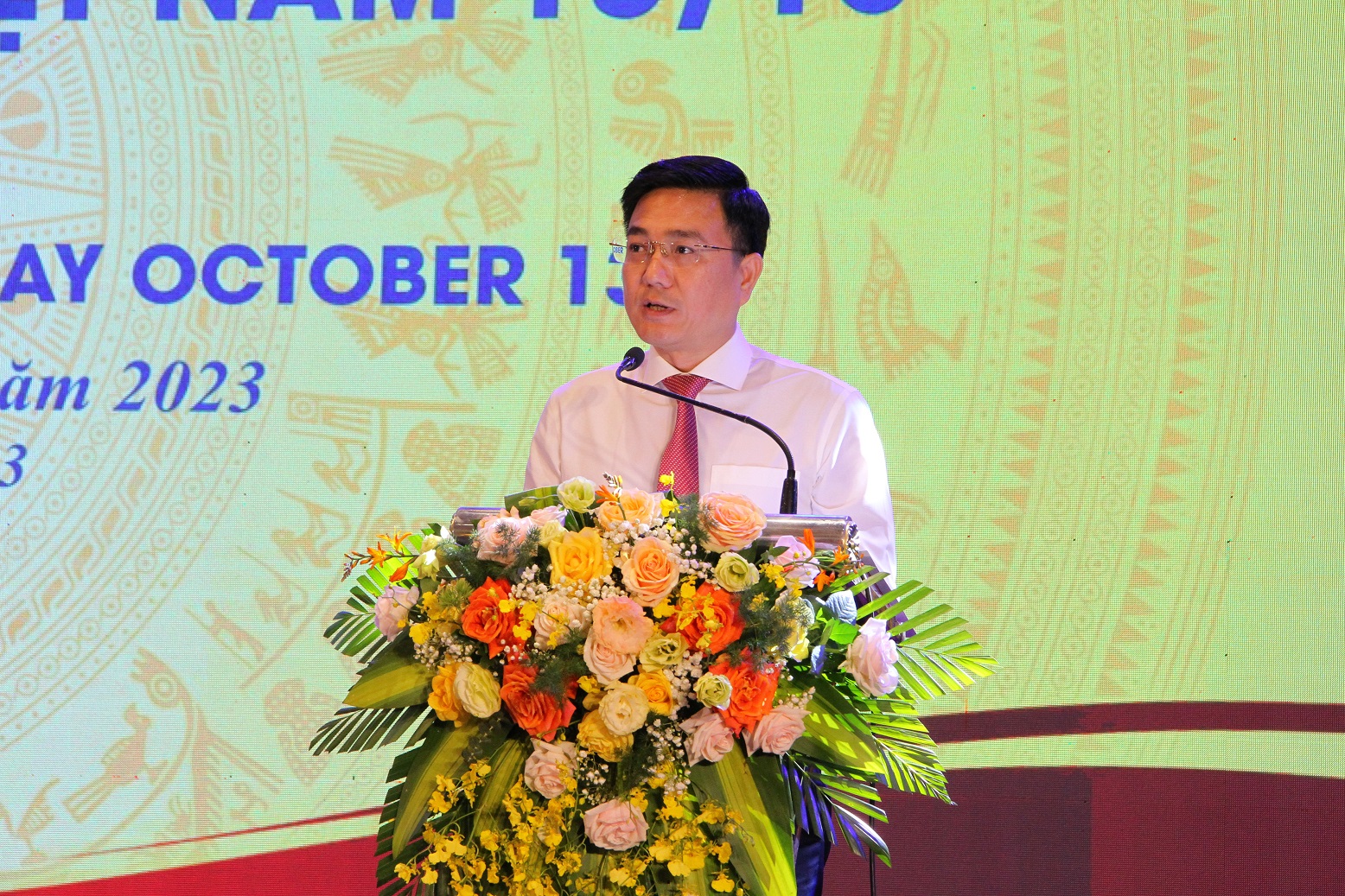 Phó Chủ tịch thường trực UBND tỉnh Vĩnh Phúc Vũ Việt Văn phát biểu tại hội nghị gặp mặt doanh nhân
