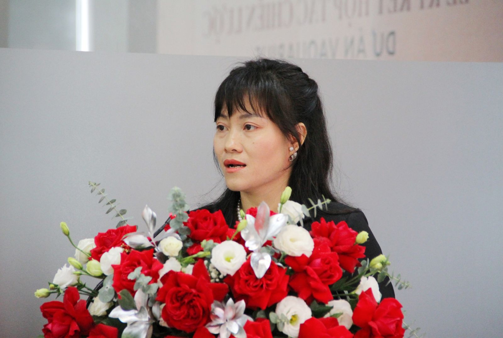 Bà Nguyễn Thị Hương Lan, Chủ tịch HĐQT kiêm TGĐ công ty CP đầu tư Bảo Hưng phát biểu tại buổi lễ