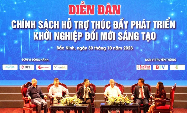Các Diễn giả trao đổi tại Hội nghị