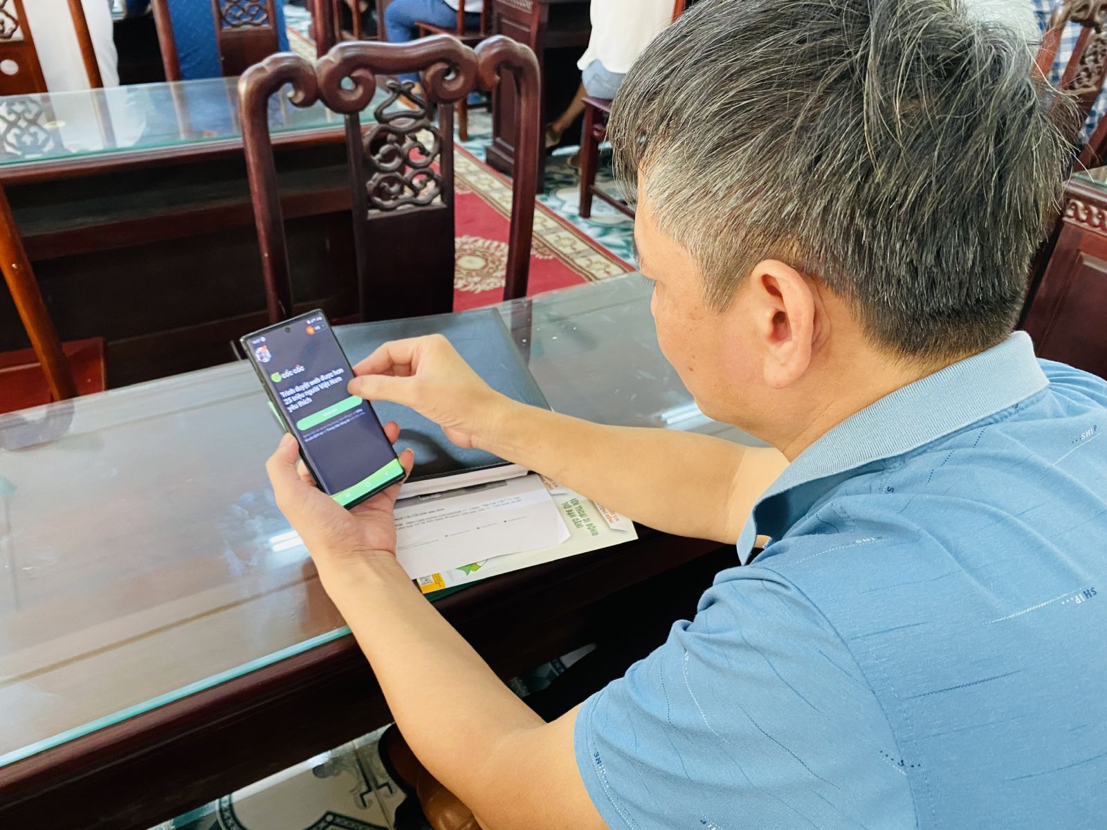 Người dân quan tâm, truy cập và tra cứu thông tin trên nền tảng số Việt Nam 