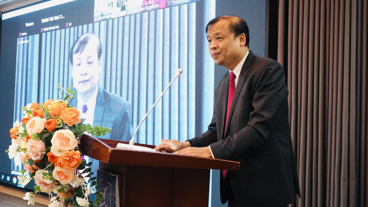 Phó Viện trưởng Viện Nghiên cứu Quản lý kinh tế Trung ương Nguyễn Hoa Cương chia sẻ tại diễn đàn