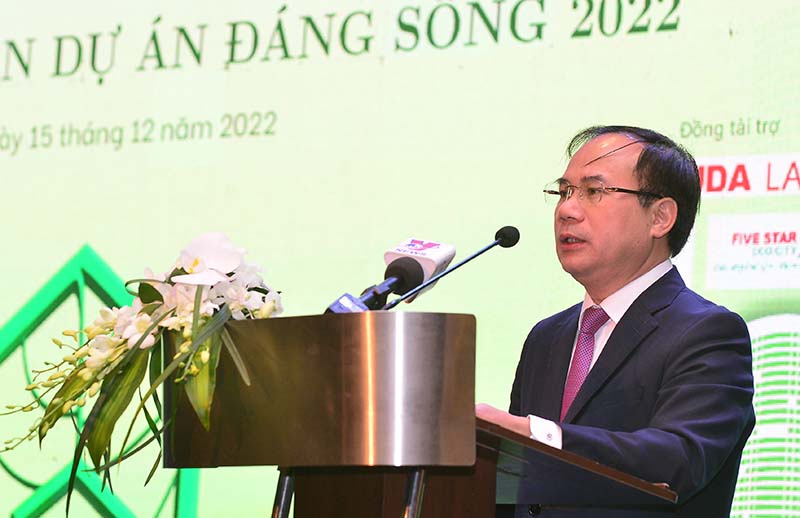 Thứ trưởng Bộ Xây dựng Nguyễn Văn Sinh phát biểu tại diễn đàn