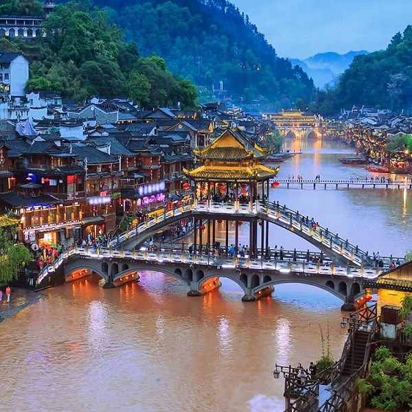 Trung Quốc đã mở cửa thị trường du lịch trở lại, tốc độ phục hồi của khu vực này dự kiến sẽ tăng tốc mạnh mẽ.