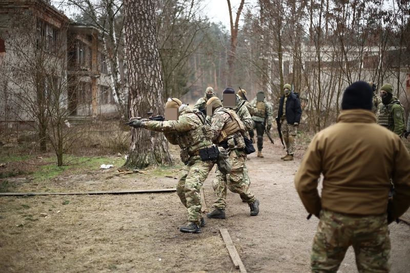 Hình ảnh các binh lính Ukraine được Sabre huấn luyện (Ảnh: sabretag.org)
