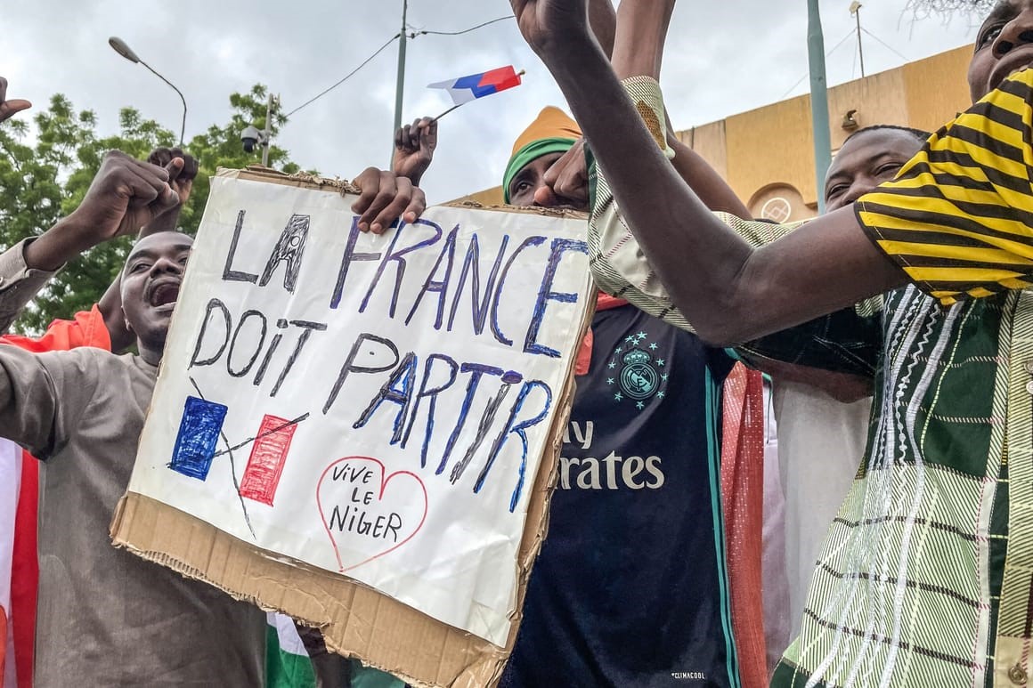 Dù rất nỗ lực, nhưng hình ảnh của Pháp tại châu Phi vẫn chưa được cải thiện