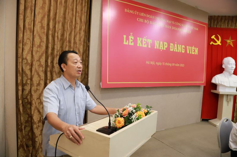 Đồng chí Nguyễn Quang Vinh - Bí thư Đảng ủy, Phó Chủ tịch VCCI phát biểu.