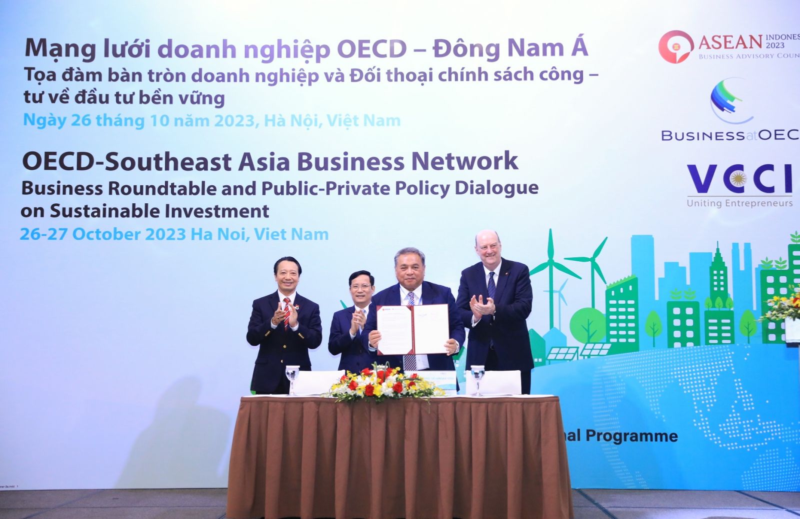 ASEAN BAC và BIAC đã ký Biên bản ghi nhớ hợp tác nhằm tạo khuôn khổ cho tăng cường kết nối, nâng cao hiệu quả hoạt động của Mạng lưới doanh nghiệp OECD – Đông Nam Á