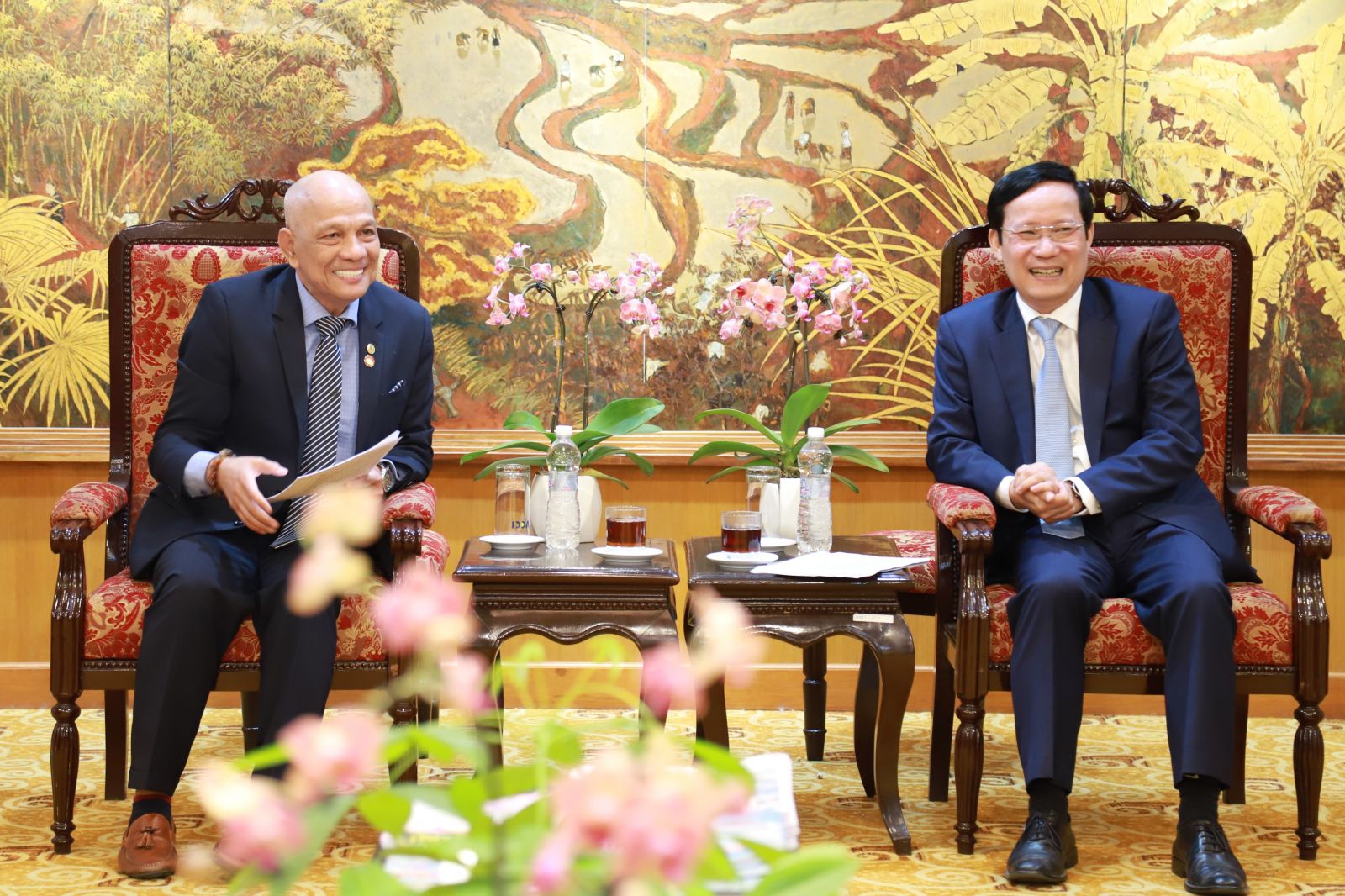 Hai bên đã trao đổi về tình hình kinh tế đất nước và triển vọng hợp tác nhằm phát triển cộng đồng doanh nhân Việt trong và ngoài nước (Ảnh: Trường Đặng)