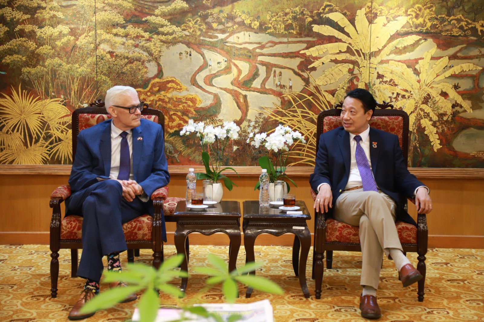Phó Chủ tịch VCCI Nguyễn Quang Vinh và Chủ tịch BritCham ông Christopher Jeffery