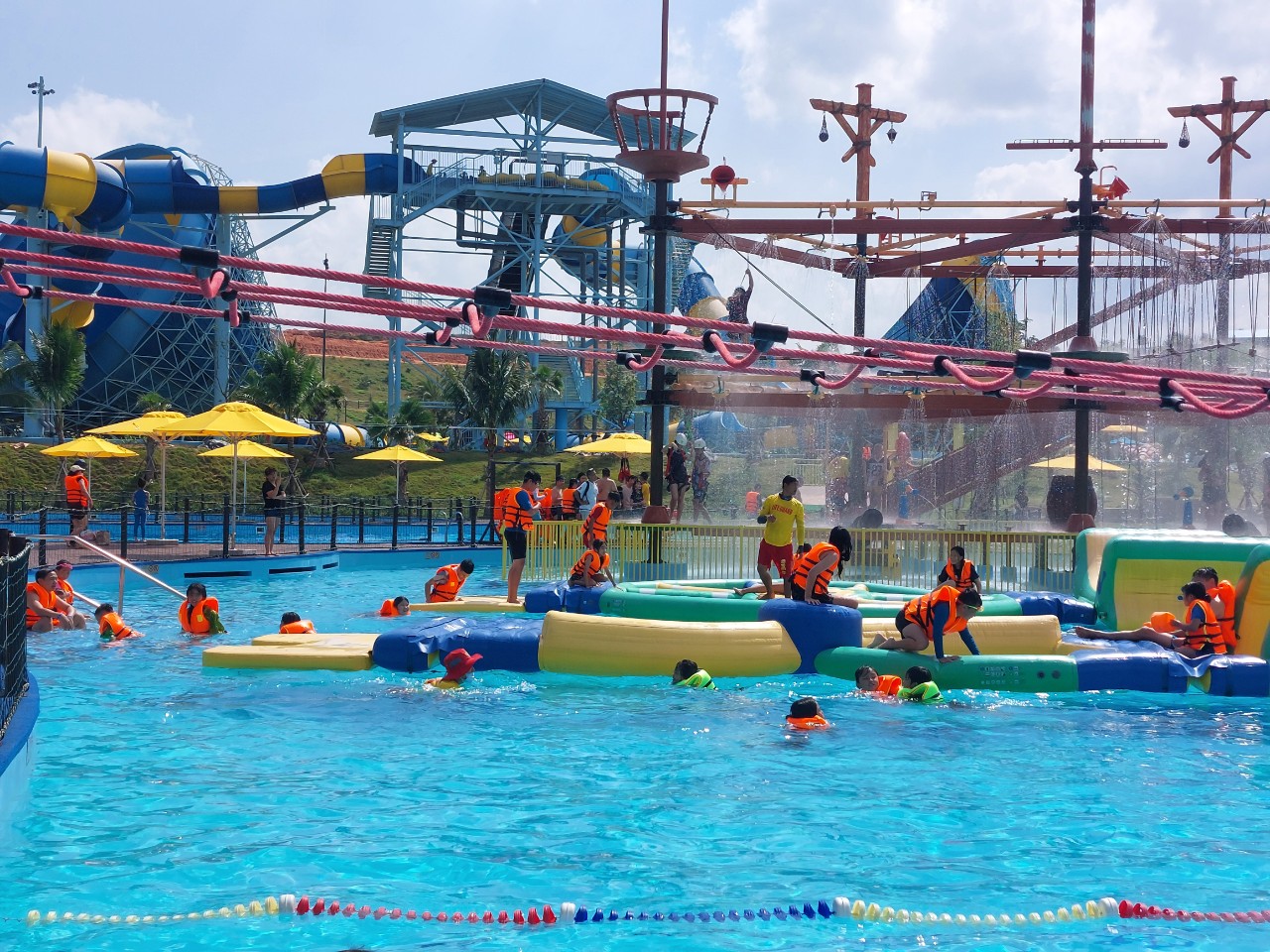 Wonderland Water Park quy mô 7ha với các trò chơi hấp dẫn dành cho mọi lứa tuổi