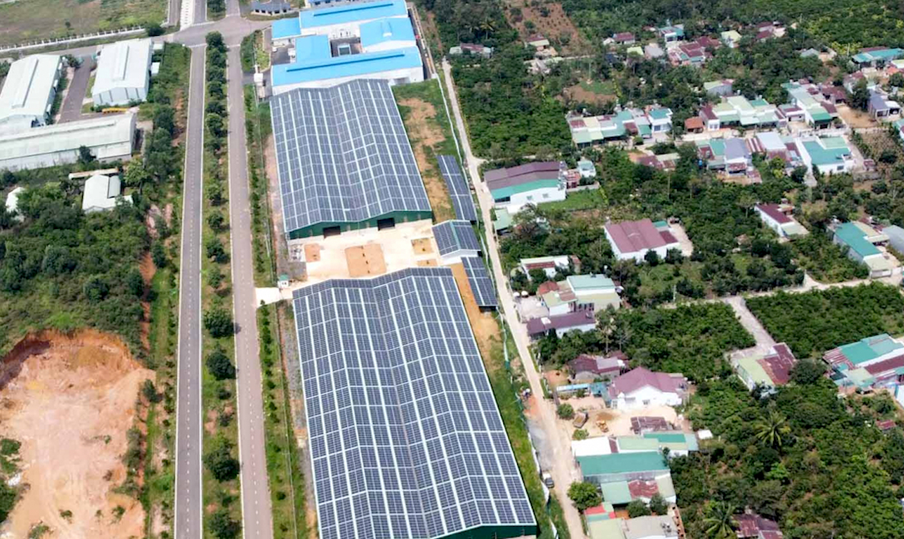 Hệ thống điện mặt trời trong khu công nghiệp Lộc Sơn vi phạm luật xây dựng