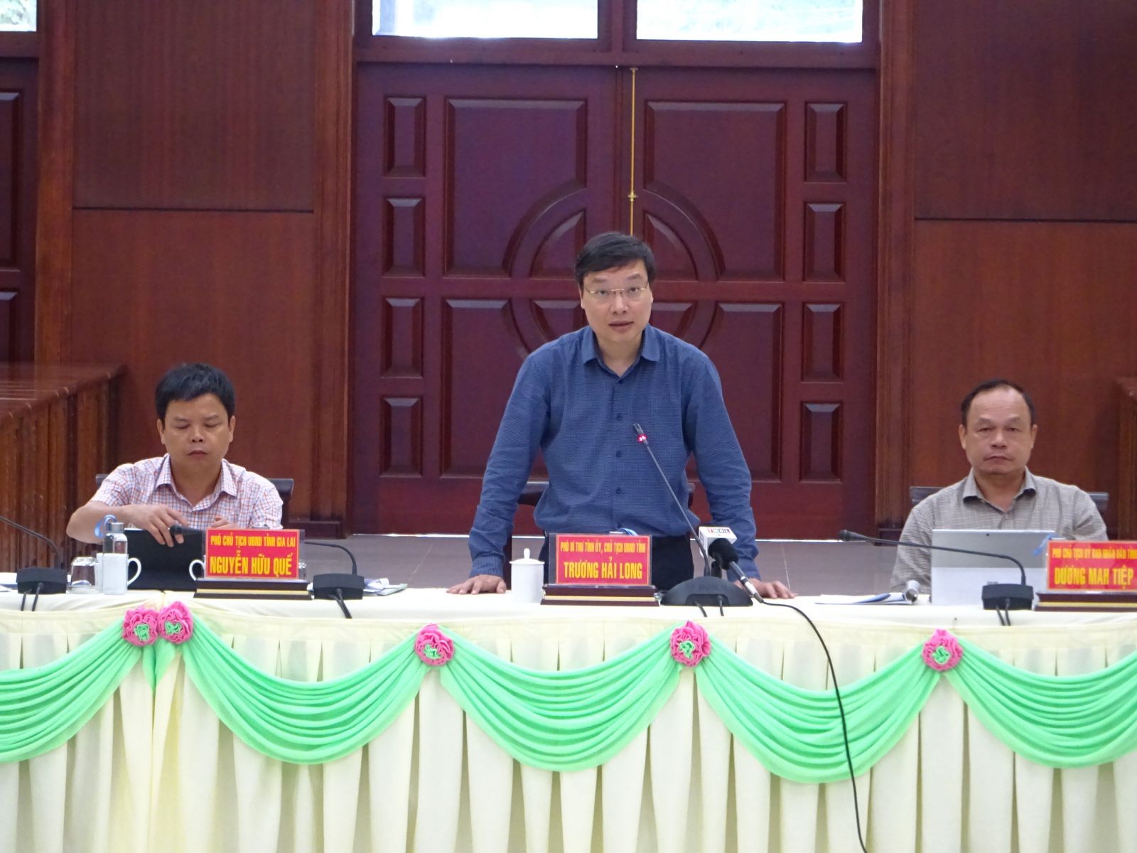 Chủ tịch UBND tỉnh Gia Lai kết luận hội nghị và đưa ra các yêu cầu về cải thiện các bộ chỉ số 