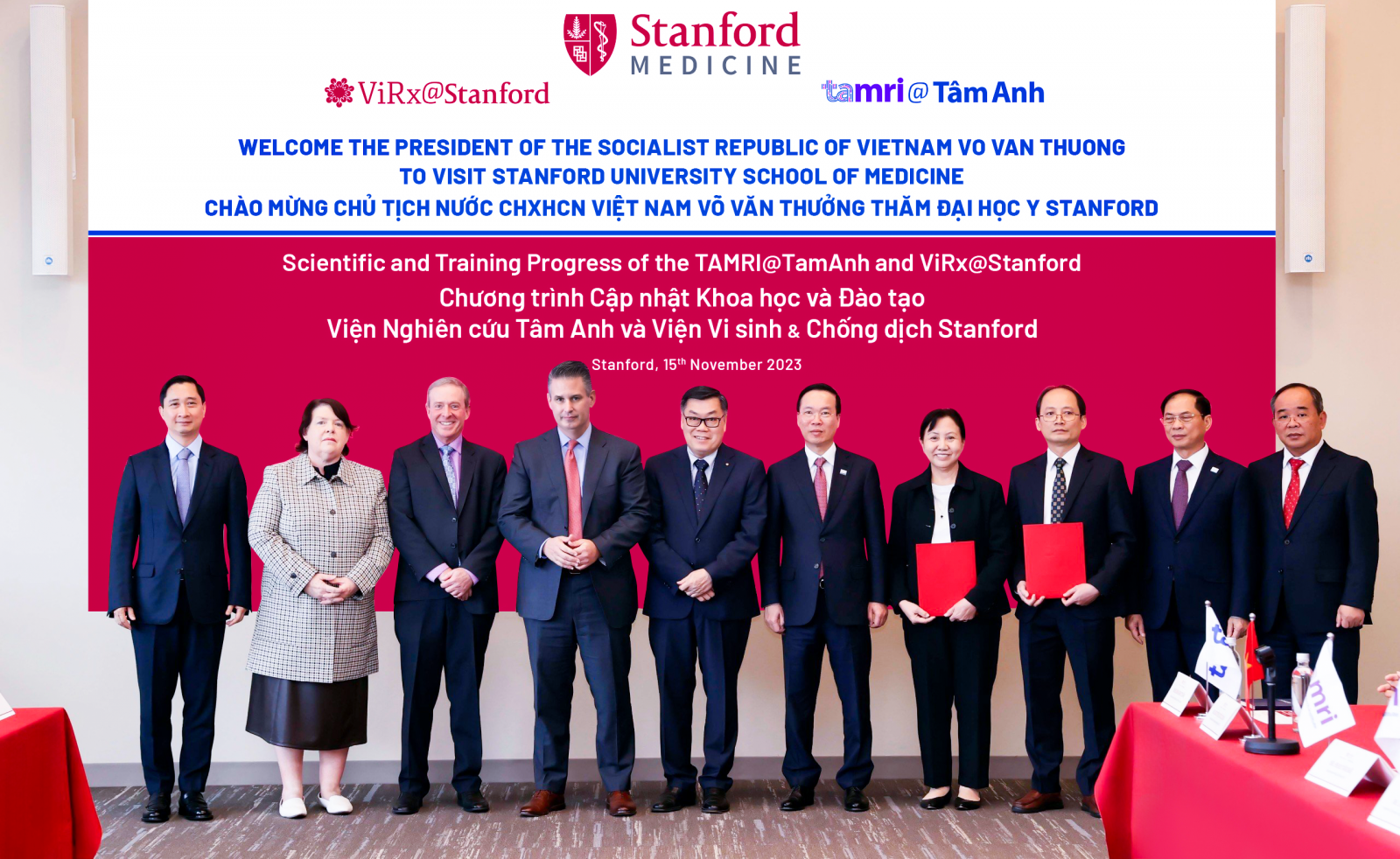 Chủ tịch nước Võ Văn Thưởng cùng đoàn lãnh đạo Việt Nam đến thăm Đại học Stanford và chứng kiến công bố đào tạo xét nghiệm viêm gan D đầu tiên cho Việt Nam. Ảnh: Hoàng Thống Nhất